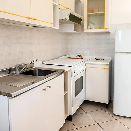 S130 - Sirolo, Deliziosa Con Terrazzo * シローロ